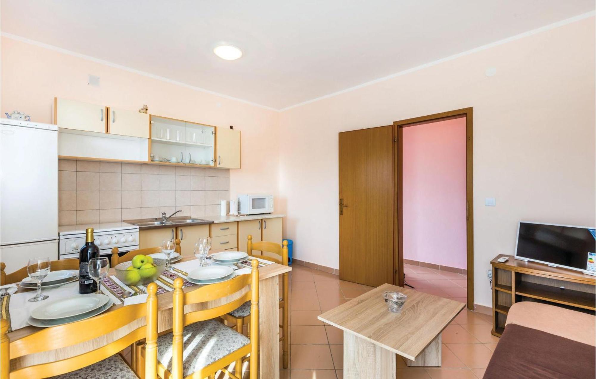 Nice Apartment In Matulji With Kitchen Luaran gambar